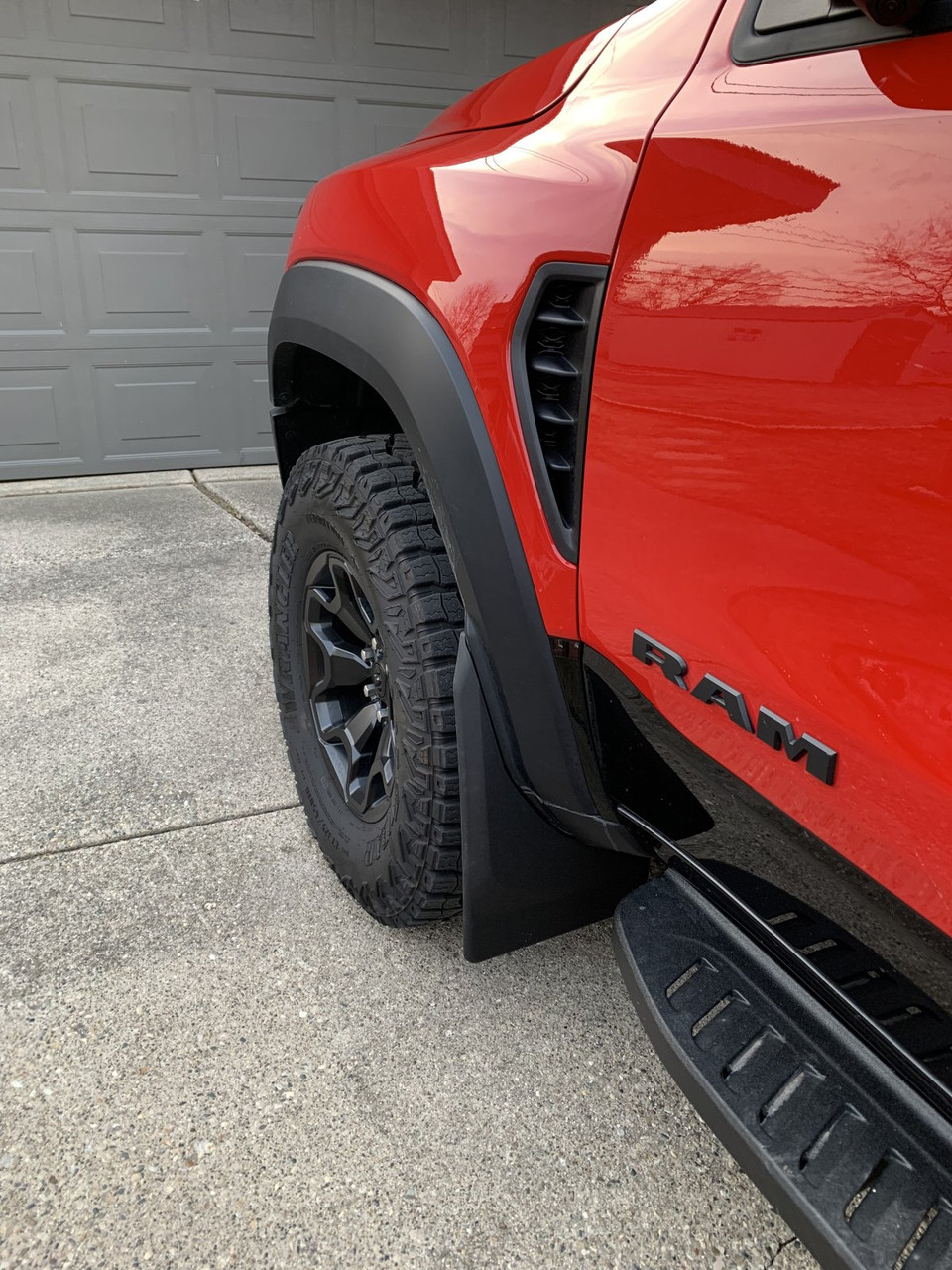Брызговики комплект передние/задние Ram 1500 TRX 2021- 110137-120137