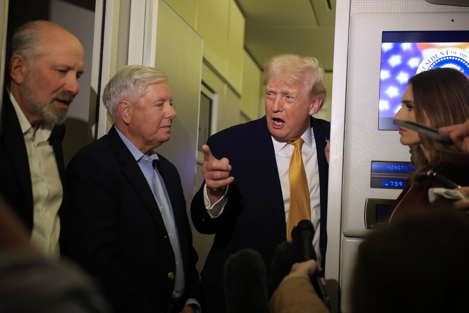 Trump Warns India on Russian Oil: Hints at Higher Tariffs in 2026 Trade Spat