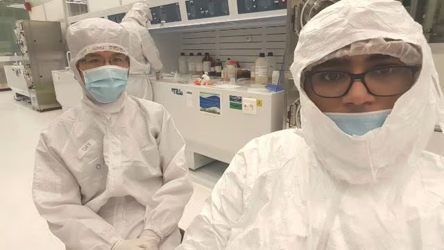 KAUST-CEMSE-EE-SEMICONDUCTOR-Two-ASLers-Are-Fabricating-Devices