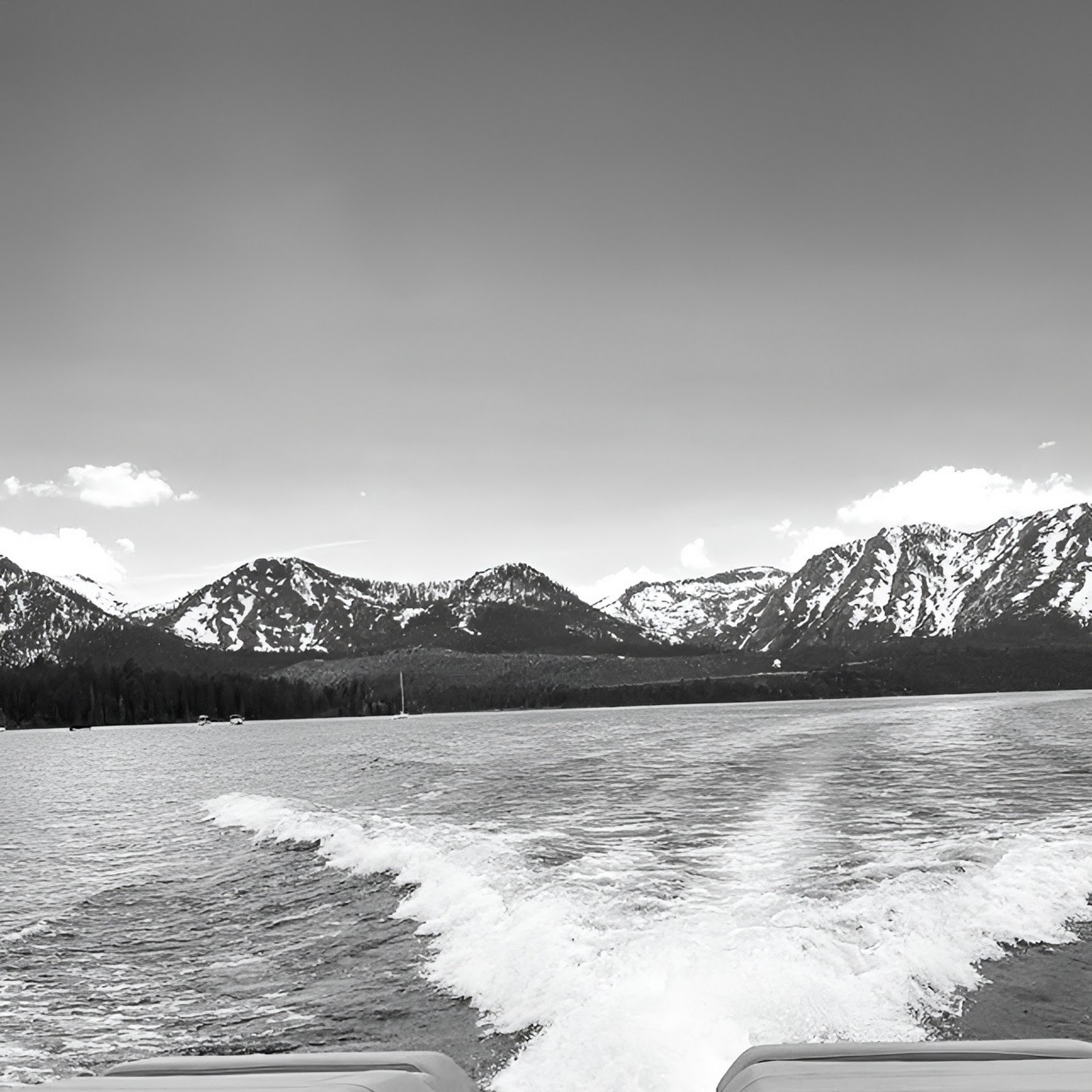 Download Supra Boat Ride On Lake Full HD iPhone