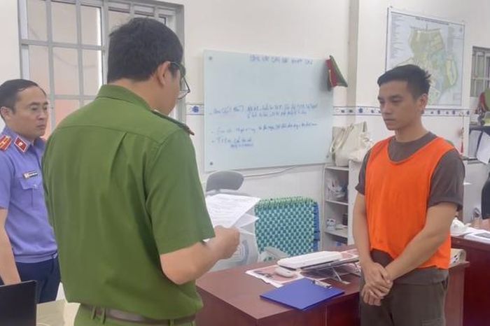Công an TPHCM bắt TikToker chuyên trị 'âm binh quấy phá' - Báo Người Lao Động