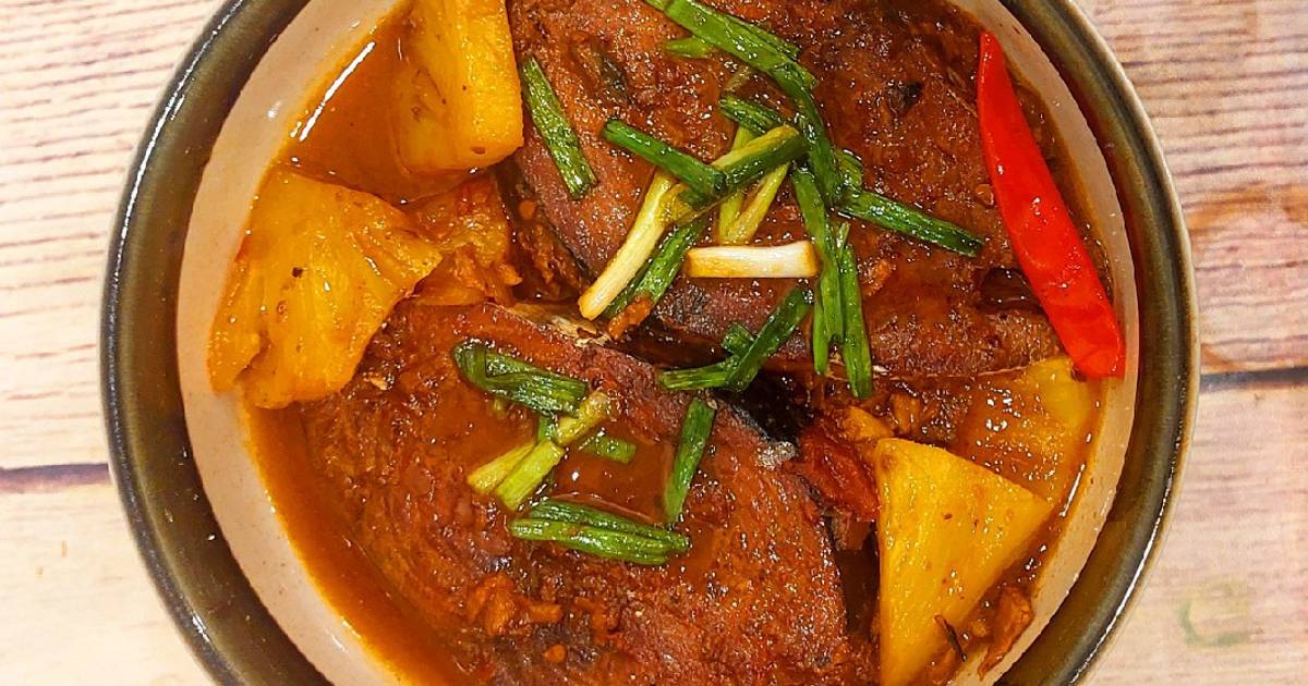 Cá ngừ kho dứa, nước dừa