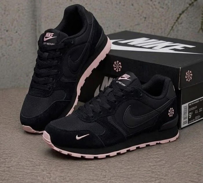 Nike MD Runner Negro Rosa