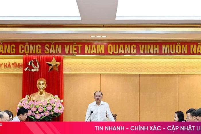 Thường trực Tỉnh ủy làm việc với các ban Đảng, Ủy ban Kiểm tra, Văn phòng Tỉnh ủy - Báo Hà Tĩnh