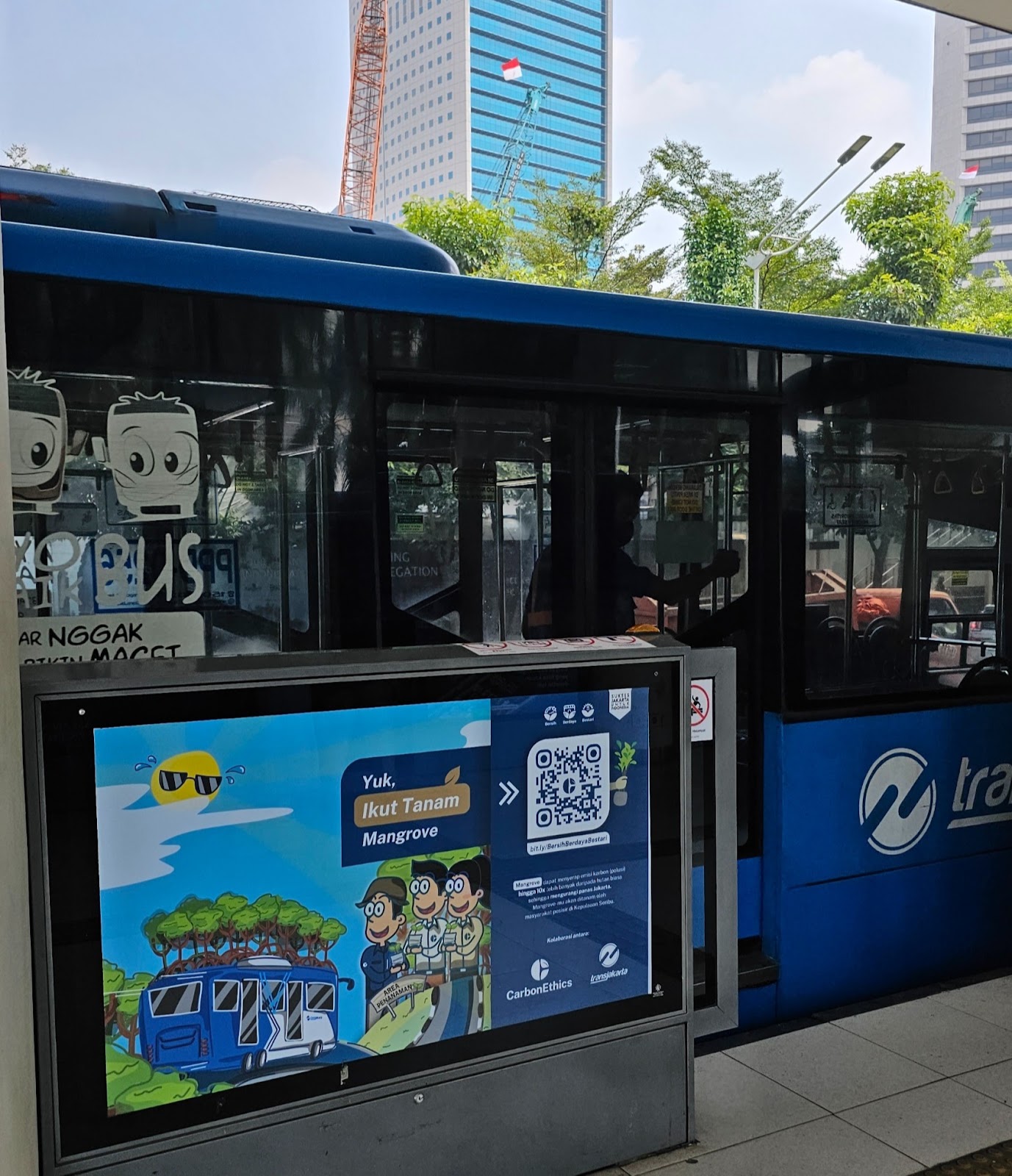 The #BersihBerdayaBestari campaign is a collaboration between CarbonEthics and Transjakarta to address climate change and pollution in Jakarta