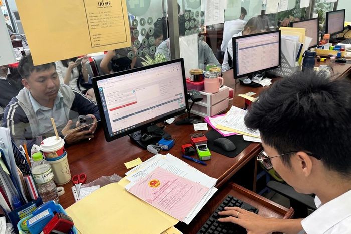 Bản tin BĐS 5/5: Hướng dẫn người dân bảo vệ quyền lợi khi TP.HCM xác minh dữ liệu đất đai - Báo Xây Dựng