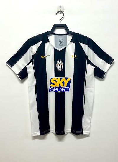 Retro 2004-05 Juventus Local @lumorasports.jpeg