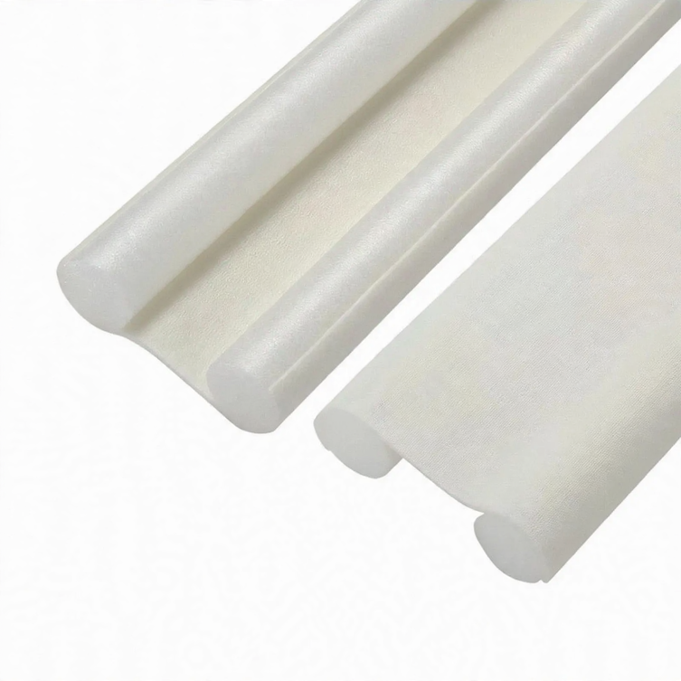 Door bottom seal for sound insulation