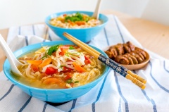 Mì cà chua trứng rất dễ làm với thời gian chưa đến 15 phút nữa đấy, bạn hãy nấu ngay cho bữa sáng của mình thêm phần dinh dưỡng trong những ngày bận rộn nhé. Chúc bạn ngon miệng!