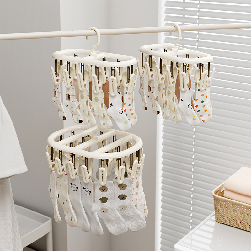 Drying rack with multiple clips for hanging