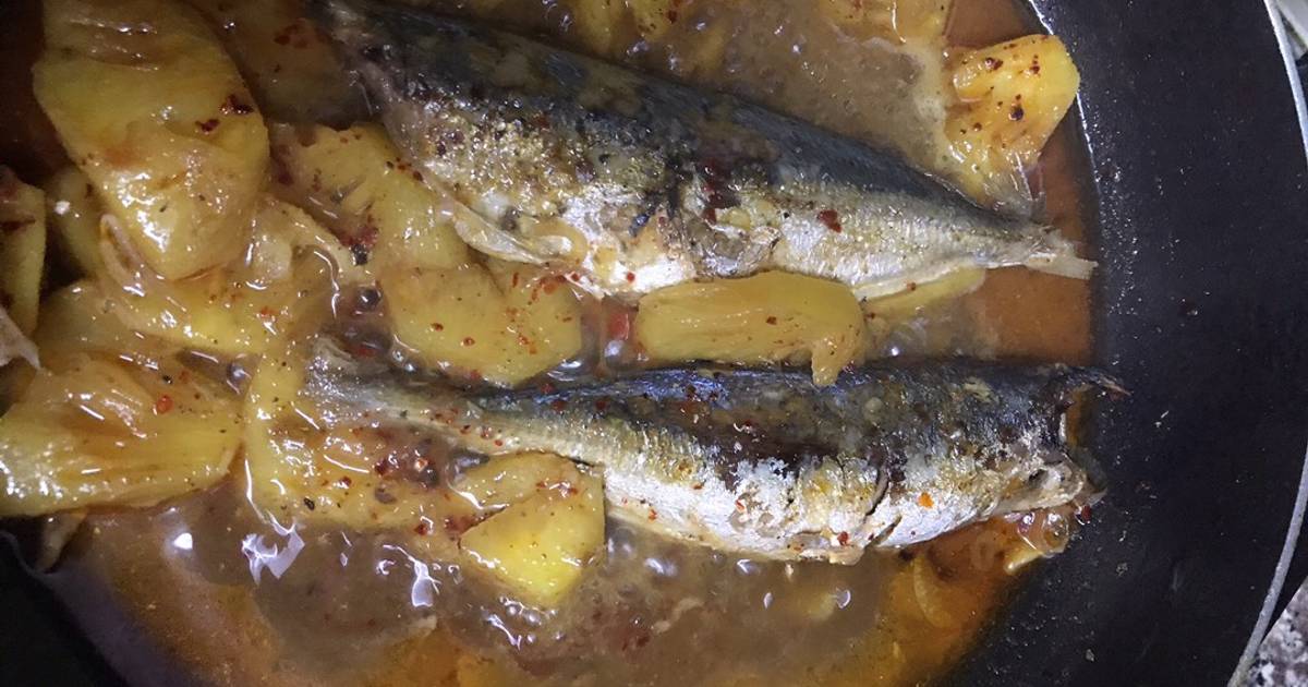 Cá nục hấp kho thơm (dứa)
