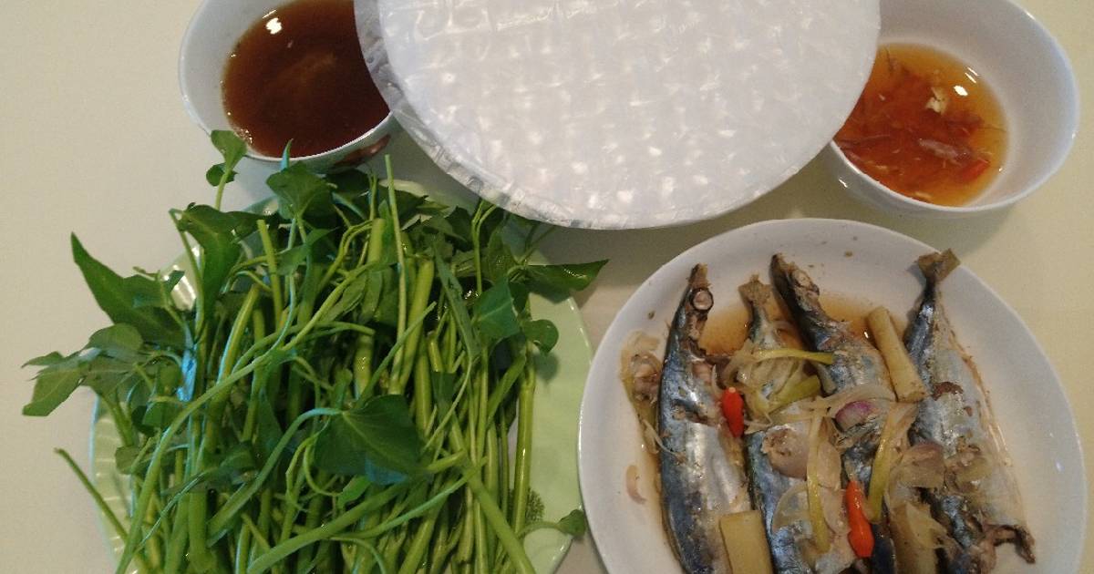 Cá nục hấp cuốn bánh tráng