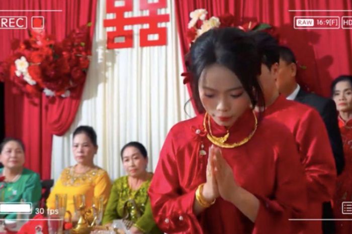 Khoảnh khắc gây bão mạng: Hồi hộp trong ngày cưới, cô dâu vô tình 'lễ nhầm' quay phim - Chuyên trang Góc nhìn pháp lý - Tạp chí Người đưa tin