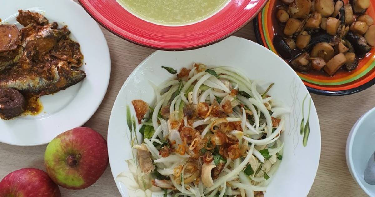 Cháo lá dứa và đồ ăn kèm