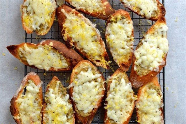 Bánh Mì Nướng Phô Mai Vỏ Chanh