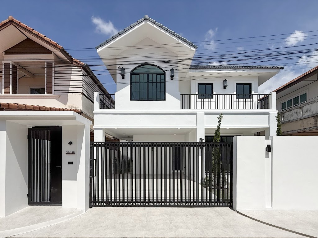 หมู่บ้านพนาสนธ์เทพอนุสรณ์ · ใกล้วัดเทพวิชิต