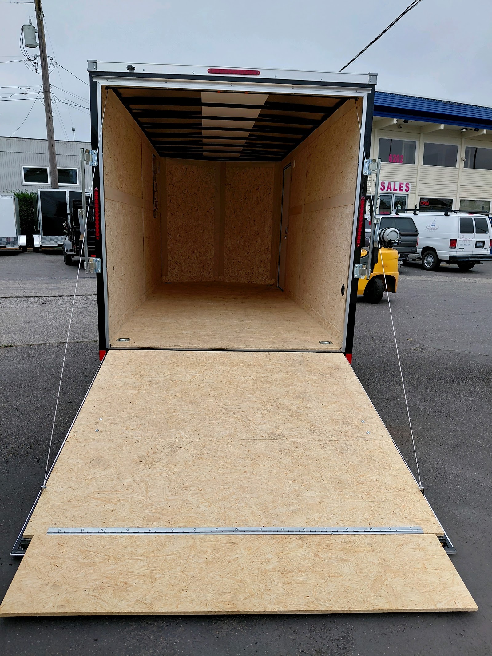 Passport Deluxe Enclosed Cargo