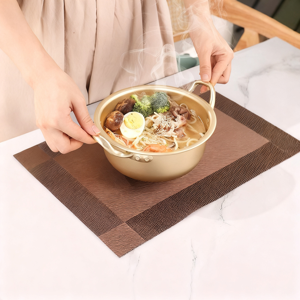 Polyester placemat, square, patterned
