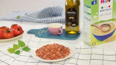 Món pasta sốt thịt bò bằm dành cho bé trên 1 tuổi. Món có màu sắc bắt mắt, vị vừa ăn cho các bé nên không cần nêm thêm các gia vị khác. Cùng vào bếp làm món ngon thay đổi cho các bé nha.