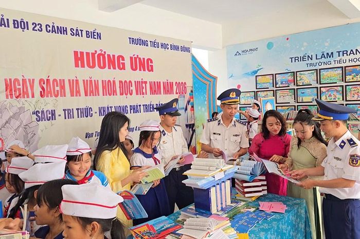 Lực lượng Cảnh sát biển lan tỏa văn hóa đọc đến cộng đồng - Báo Văn hóa