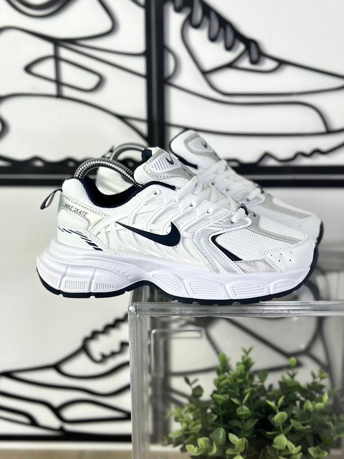 Nike Vomero Zoom Blanco Negro