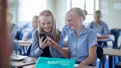 Kansas Law Restricts Student Mobile Devices in Schools