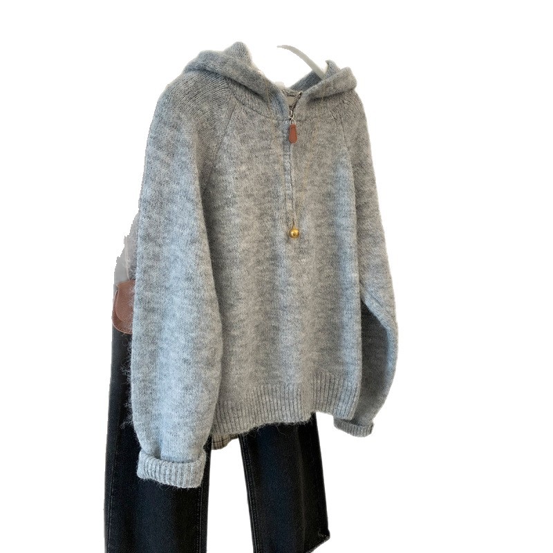Women's knitted hoodie with half zipper
