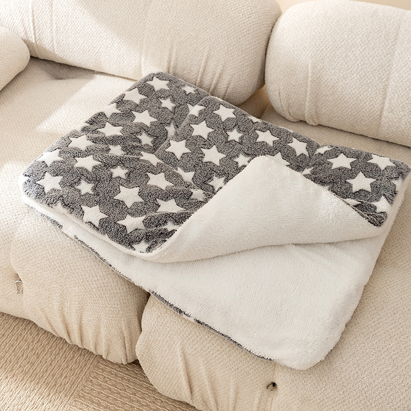 Fluffy fleece pet mat