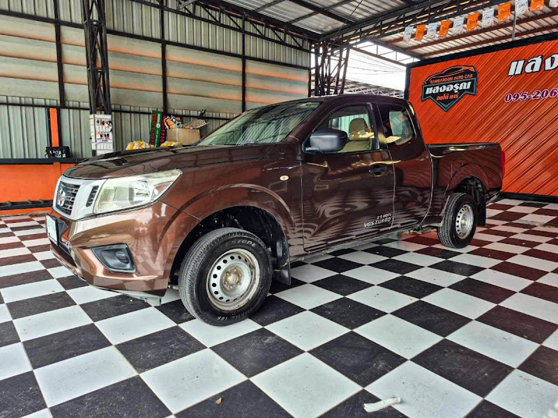 NISSAN NAVARA