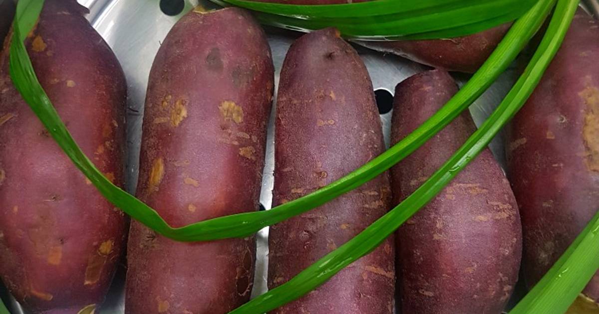 Khoai Lang Hấp Lá Dứa