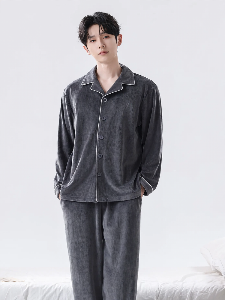 Warmer Herren-Schlafanzug aus Korallenfleece