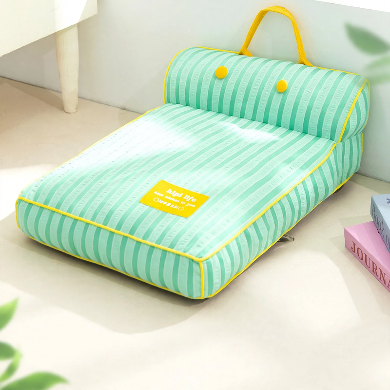 Cozy pet bed for small dogs
