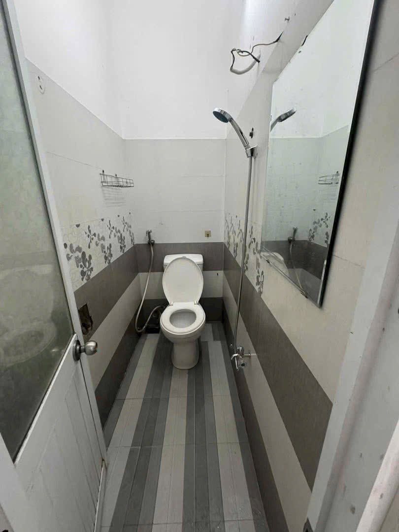 ☘Cho thuê nhà 2 tầng mặt tiền TRƯỜNG CHINH 4