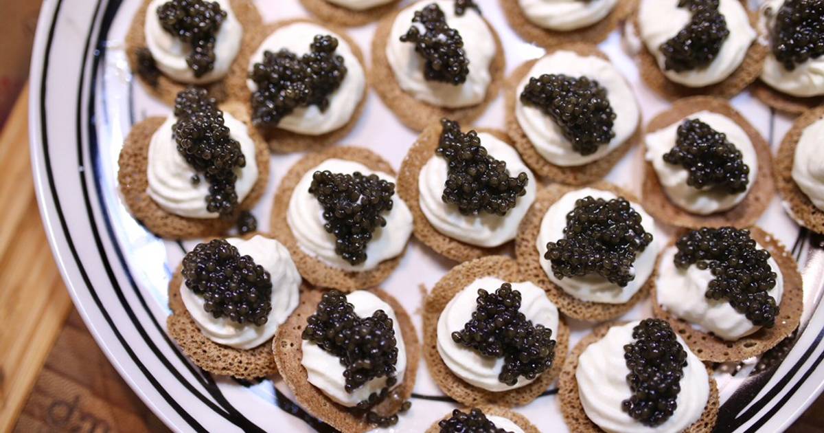 Galette Kiều Mạch Kem Tươi & Trứng Cá Tầm (Caviar) Muối