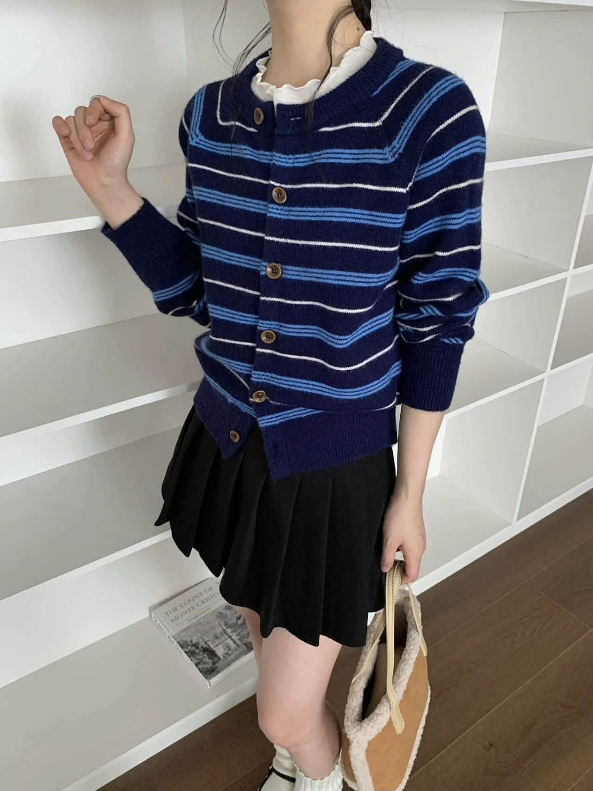 Áo len dài tay sọc ngang nút XONXEN SHOP 5101 – Image 3