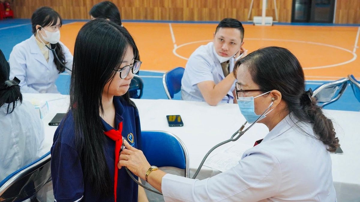 100% học sinh, sinh viên được kiểm tra sức khỏe mỗi năm - Đài Phát thanh và truyền hình Hà Nội