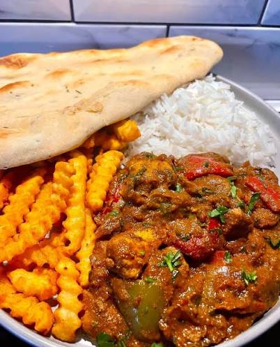 Chicken Curry Combo (With Rice or 2 Naan)