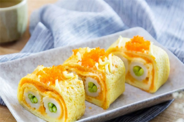 Trứng Cuộn Chả Mực Măng Tây