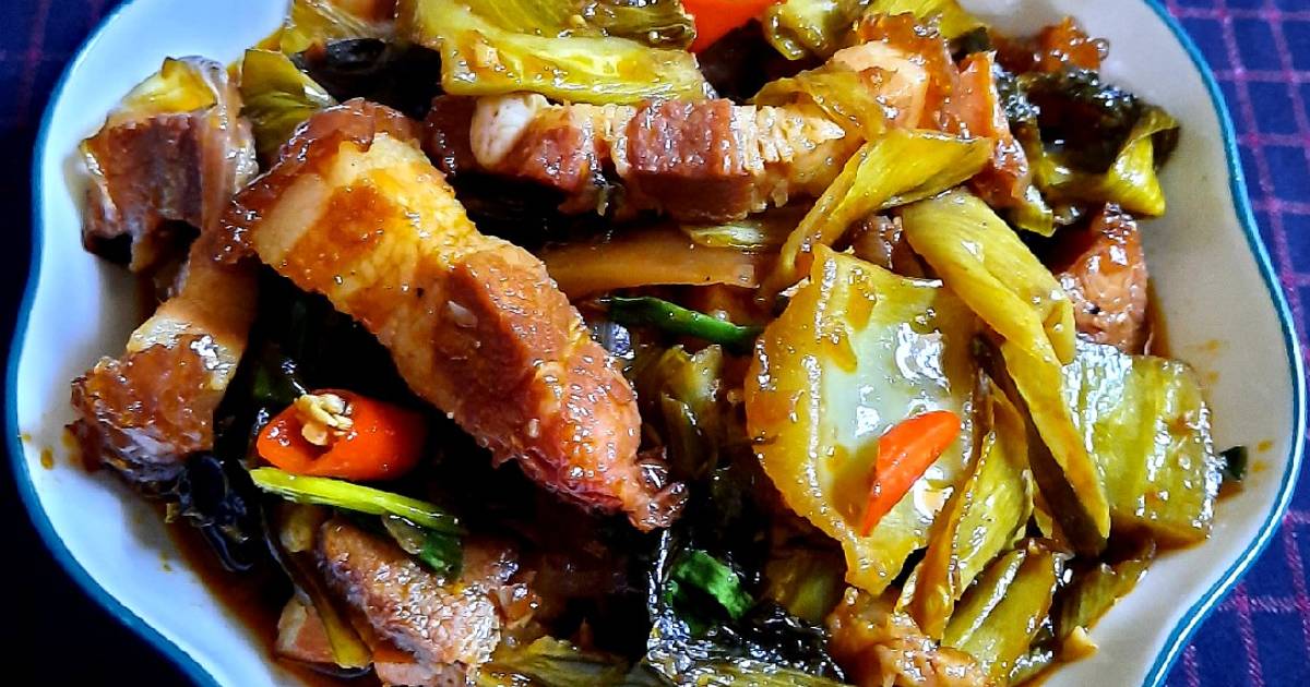 Thịt heo quay kho cải chua