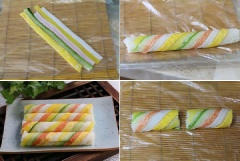 Đặt tấm mành tre bên dưới, tấm nilon bên trên bạn xếp lần lượt các thanh trứng, dưa leo, thanh cua hồng, củ cải, thanh cua trắng nằm chéo so với tấm mành tre. Tiếp đến, bạn đặt cuộn cơm lên trên và cuộn các thanh trứng, dưa leo, thanh cua, củ cải xoắn bao quanh bên ngoài cuộn cơm. Dùng dao cắt phần cơm trắng hai đầu. Tương tự, bạn cuộn dưa leo, trứng, thanh cua, củ cải cho các cuộn cơm còn lại. Cắt đôi cuộn cơm.