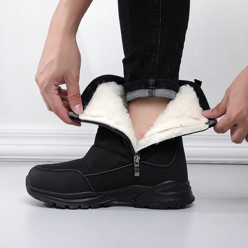 Insulated Men's Winter Boots, water-repellent