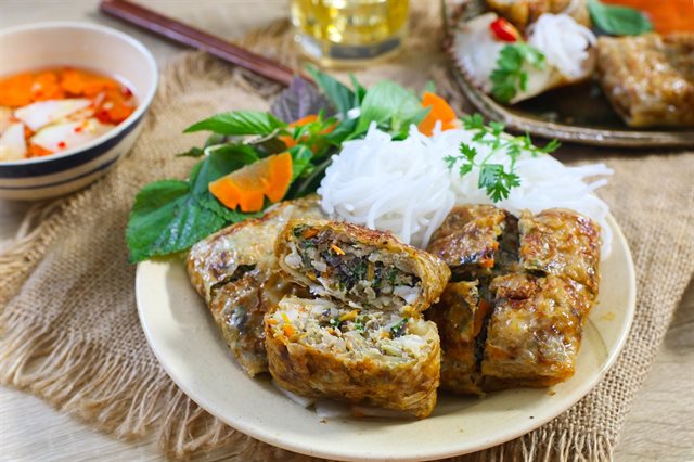 Nem Cua Bể
