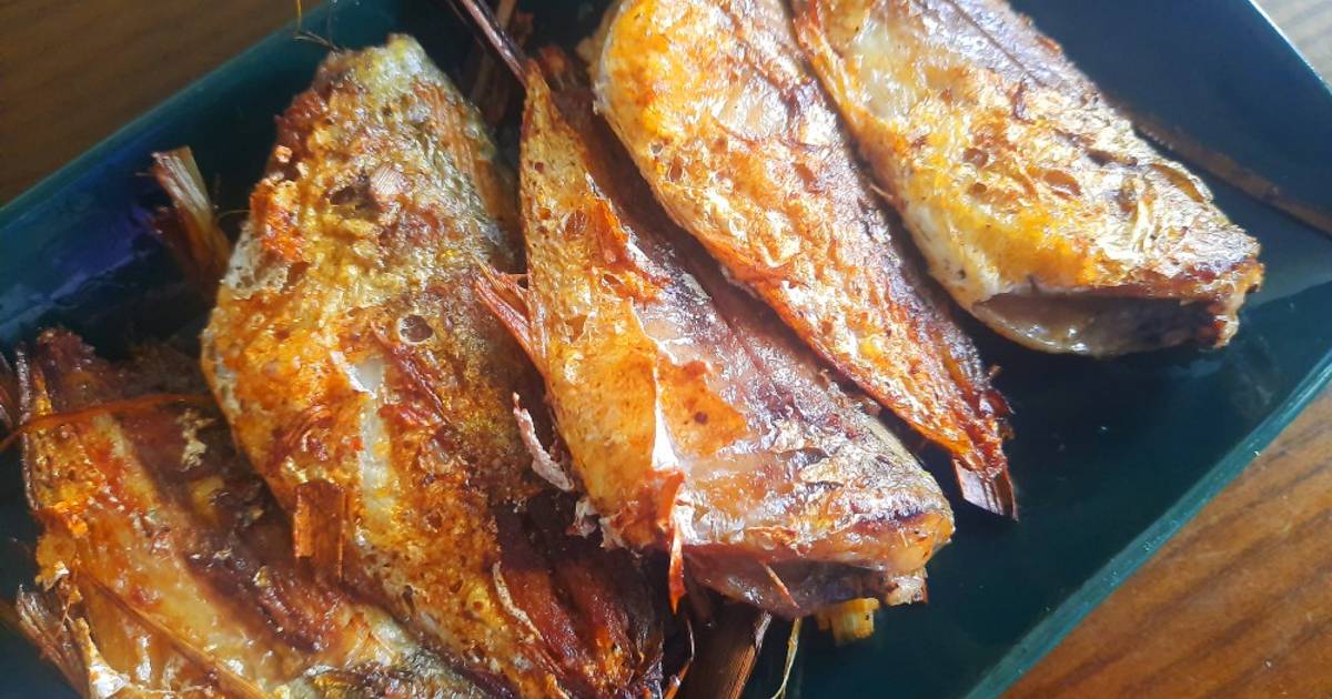 Cá chỉ vàng/ cá ngân rán sả