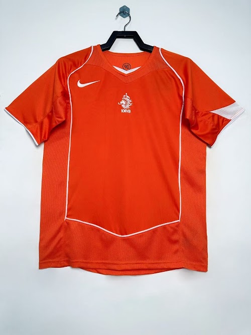 Equipación local de los Países Bajos 2004.jpeg