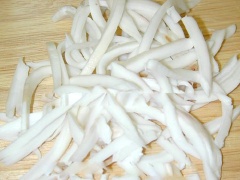Cùi dừa non bào mỏng.