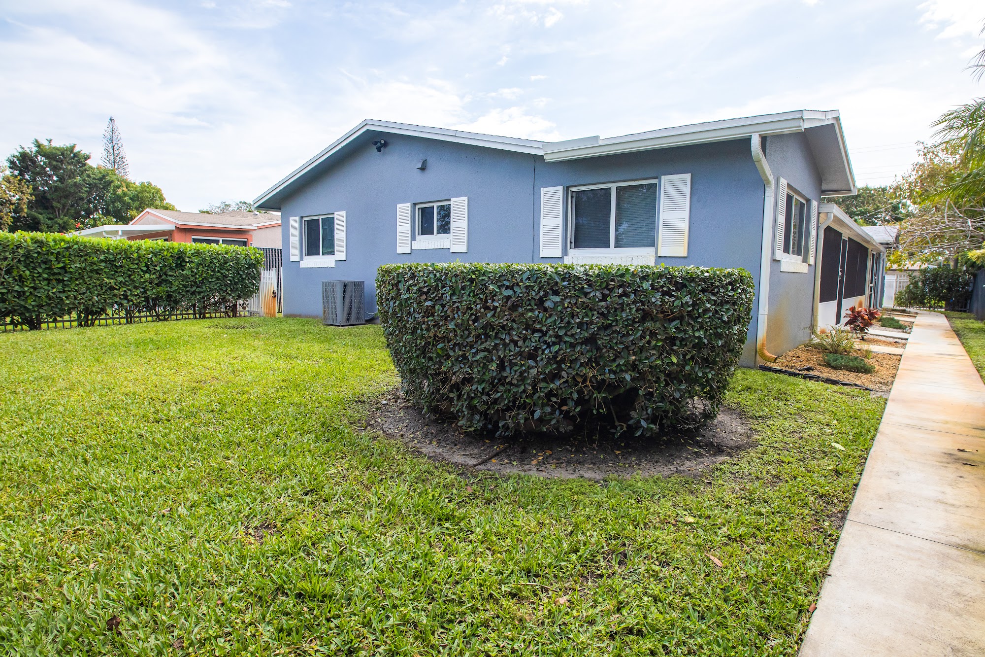 Updated Hollywood 4Plex! property photo 4