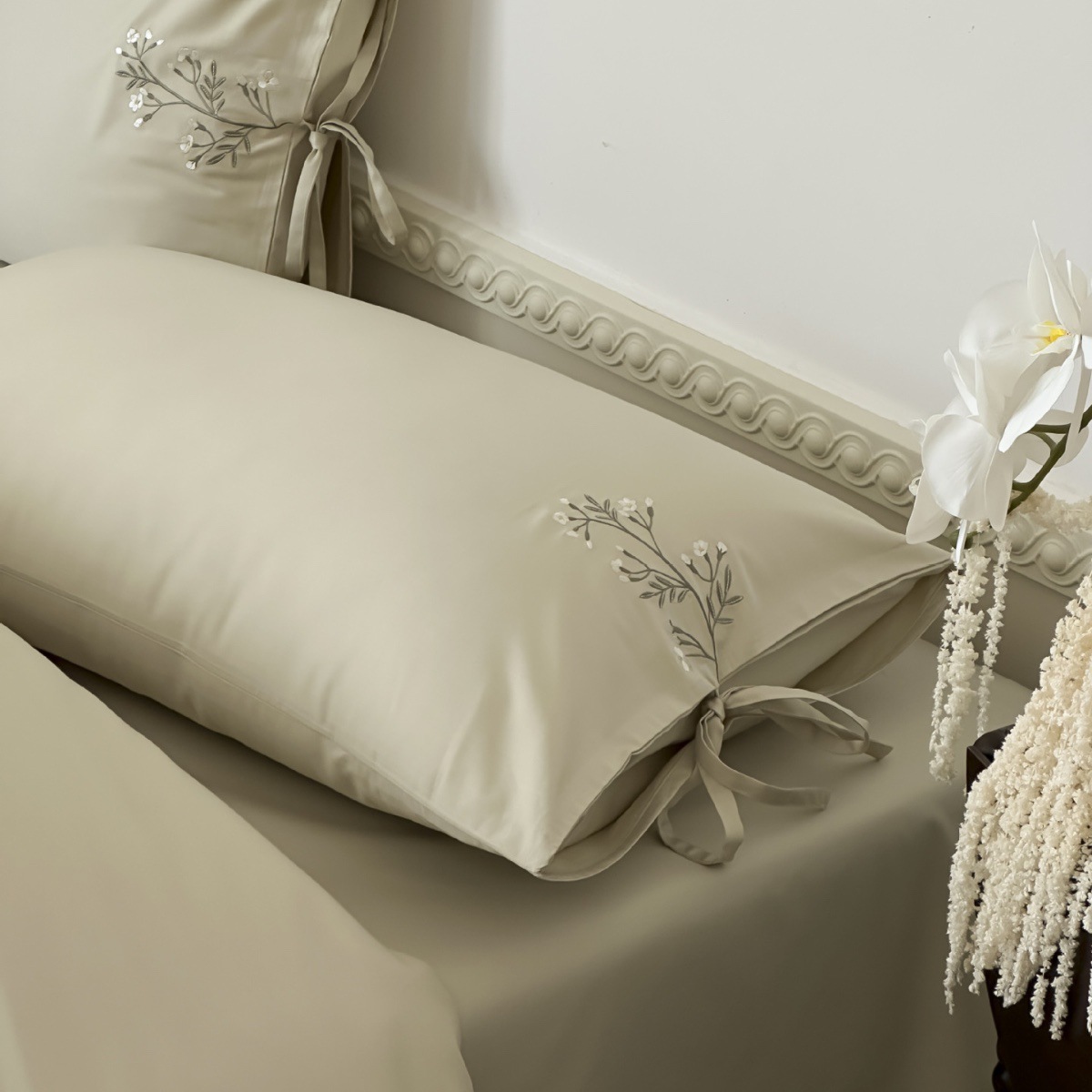 Cotton bedding set, 4 pieces, embroidered