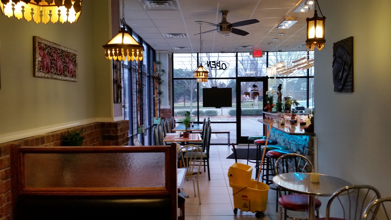 Asian Restaurant: Commercial Construction in West Tennessee (project photo 16)