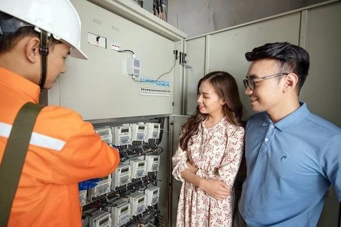 Nắng nóng gay gắt, tiêu thụ điện toàn quốc ngày 7/4 lập kỷ lục mới của năm 2006 - Báo VietnamPlus