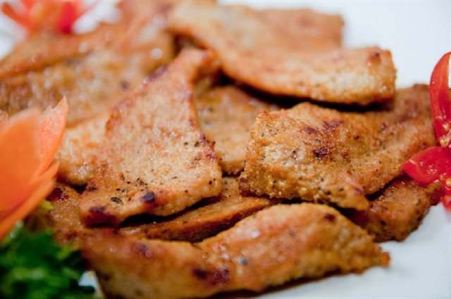 Vú Sữa Heo Nướng Sa Tế